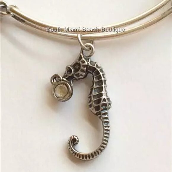 Seahorse Charm Bracelet Silver DREAMING OF SEA Life Pearl Nautical Plated 8" - Picture 7 of 14